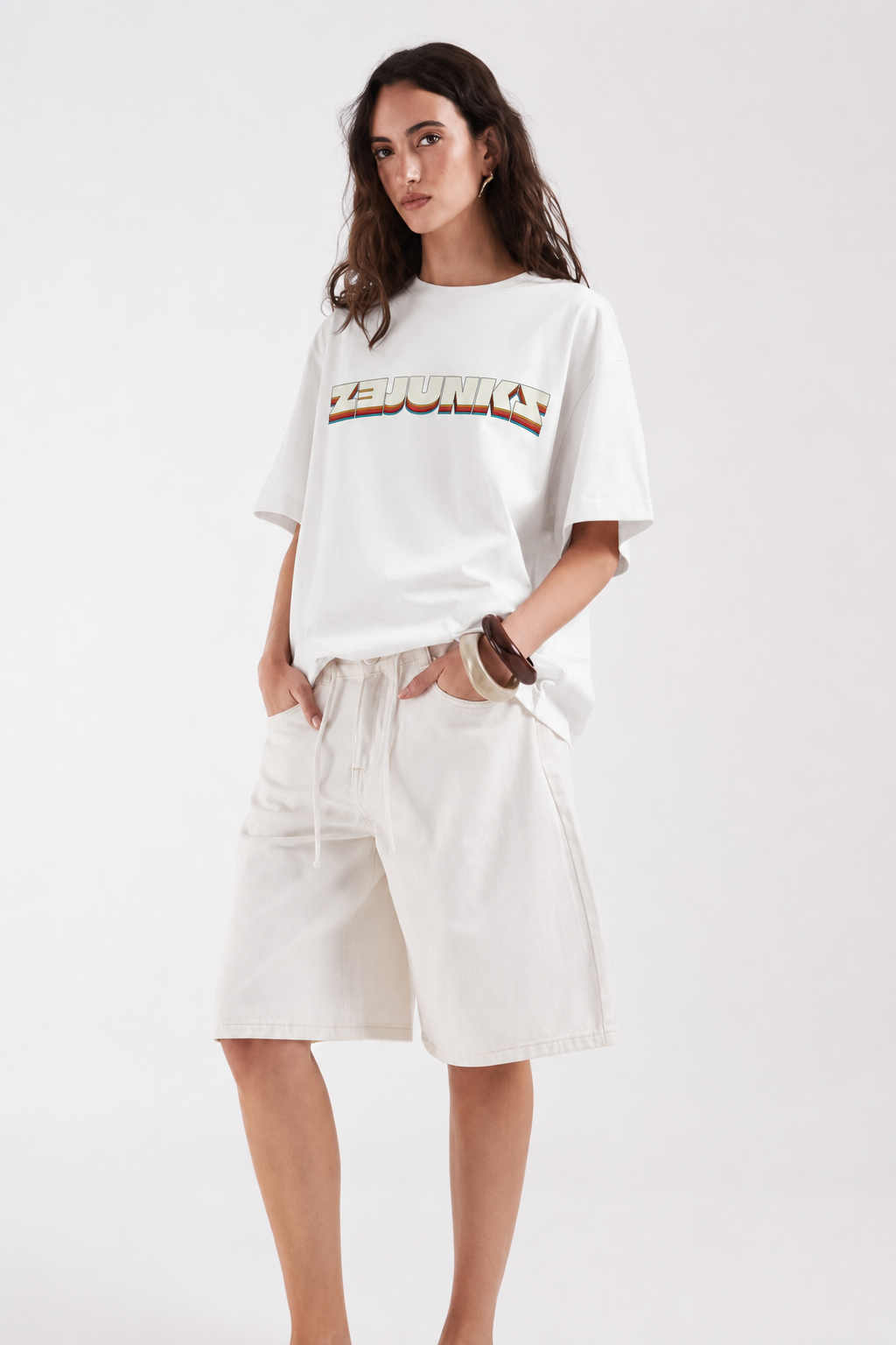 T-shirt porté par une femme